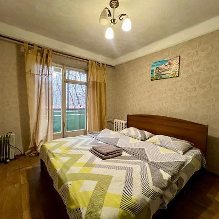 Квартира Эконом-Класса Возле Метро Левобережная Kiev Buitenkant foto