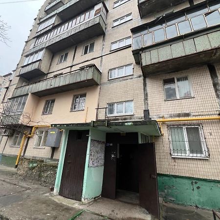 Квартира Эконом-Класса Возле Метро Левобережная Kiev Buitenkant foto