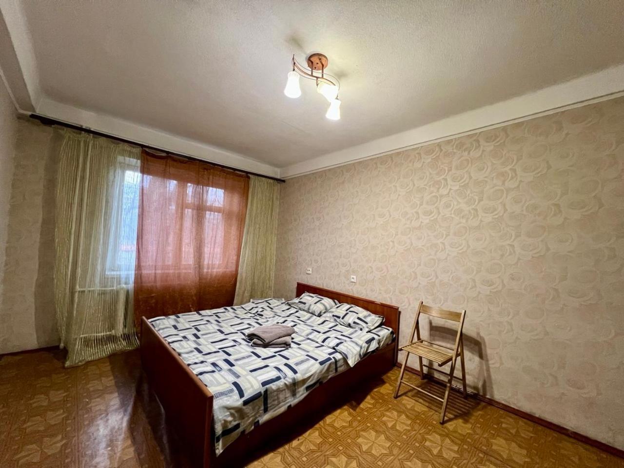 Квартира Эконом-Класса Возле Метро Левобережная Kiev Buitenkant foto