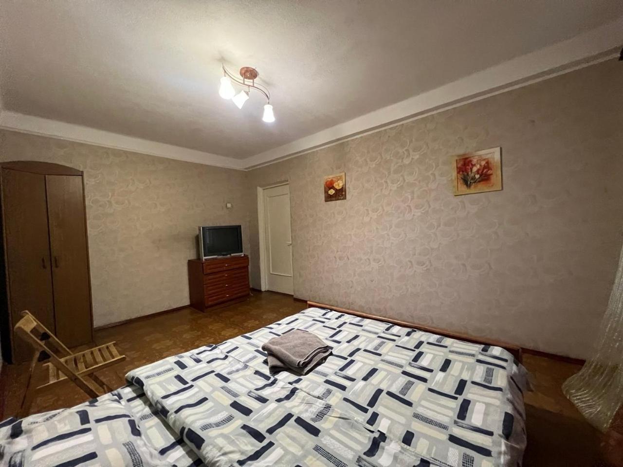 Квартира Эконом-Класса Возле Метро Левобережная Kiev Buitenkant foto