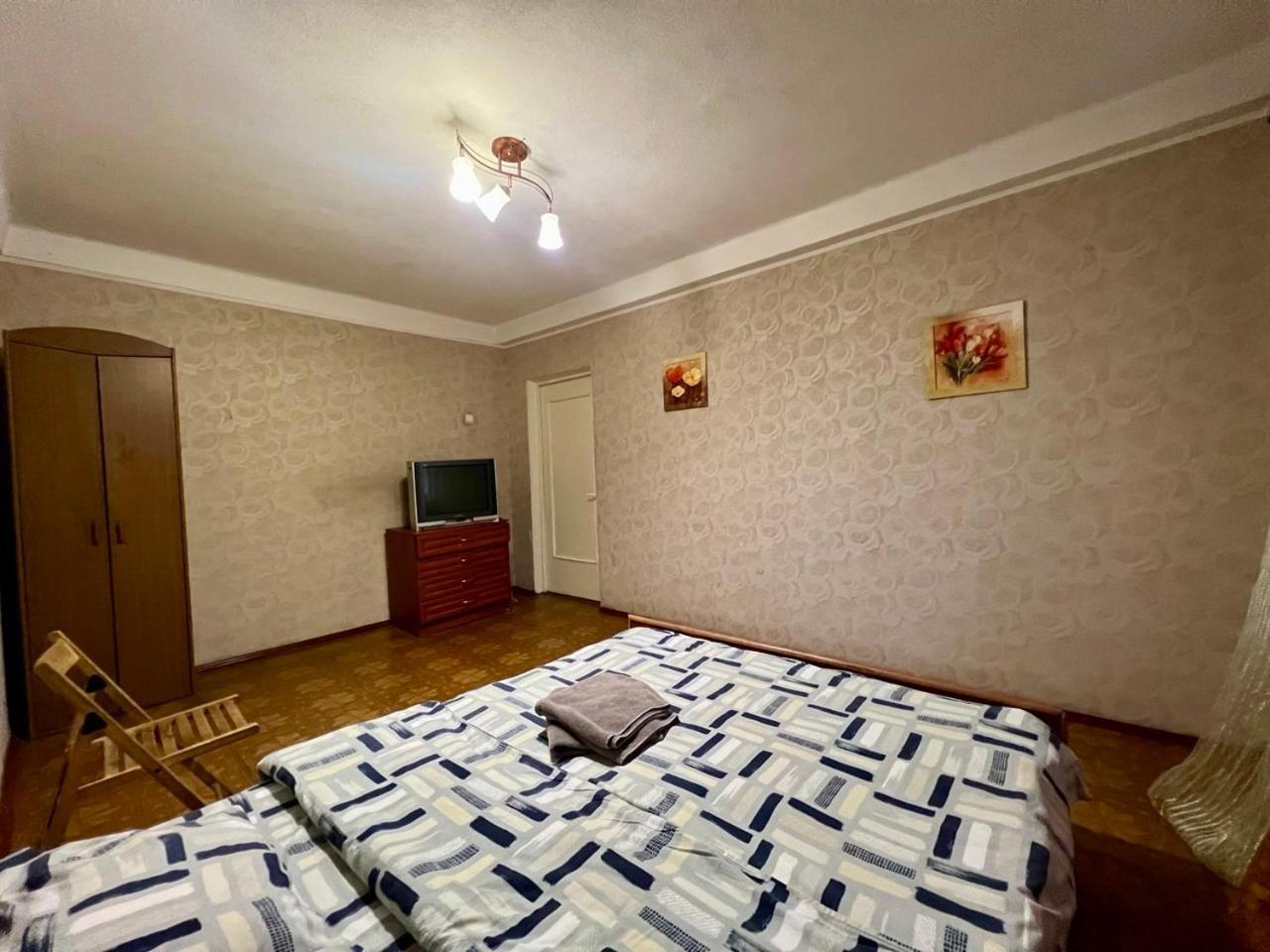 Квартира Эконом-Класса Возле Метро Левобережная Kiev Buitenkant foto