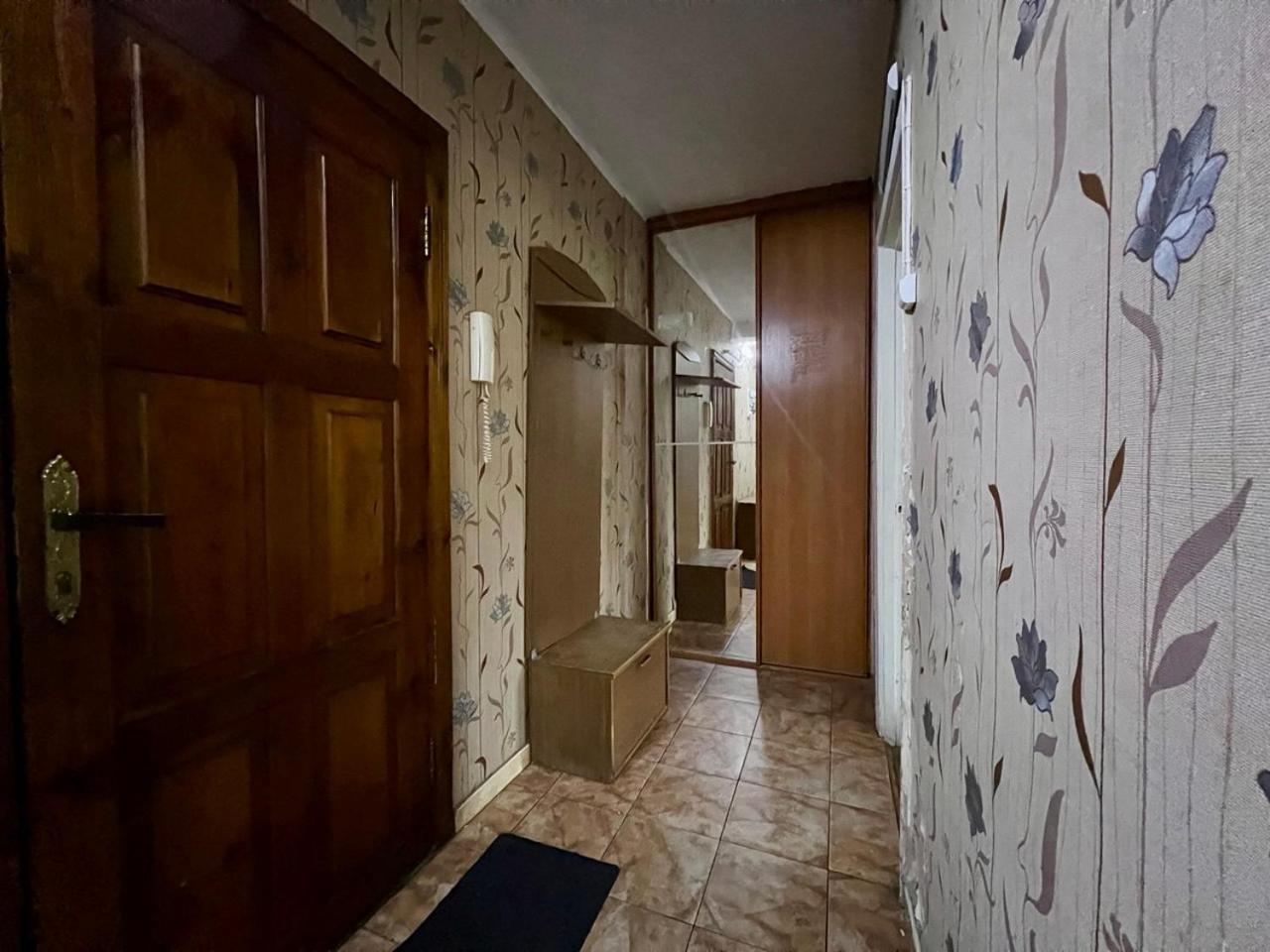 Квартира Эконом-Класса Возле Метро Левобережная Kiev Buitenkant foto